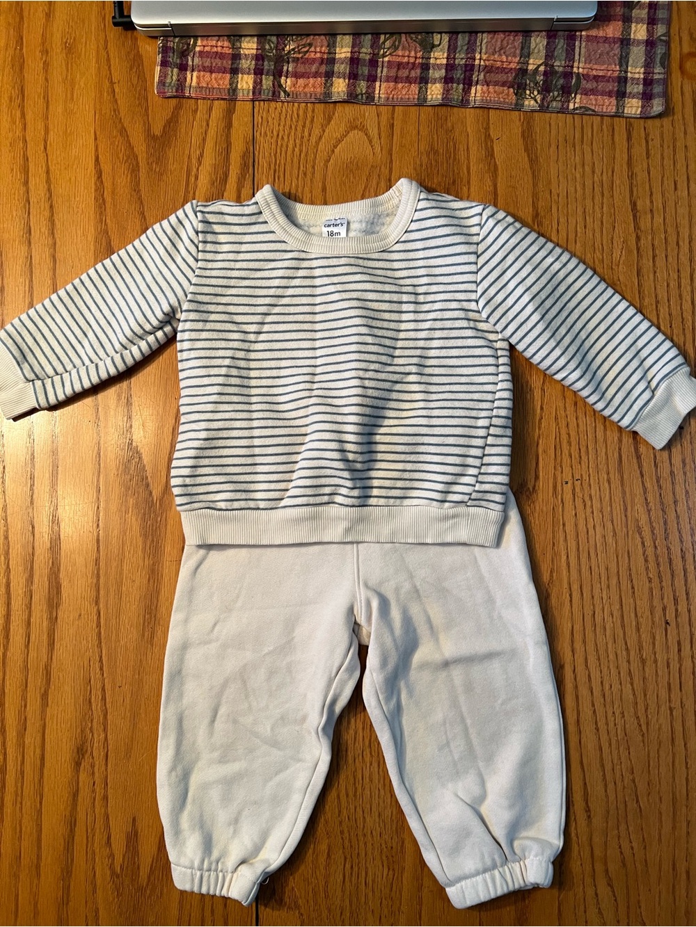 Carter's Boy White and Light Blue Striped Long-Sleeve Jogger Set, GUC, Size 18m